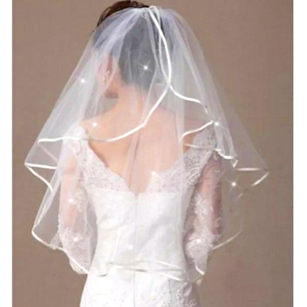 NWT! WHITE BRIDAL SWAROVSKI  HEADPIECE WITH VEIL